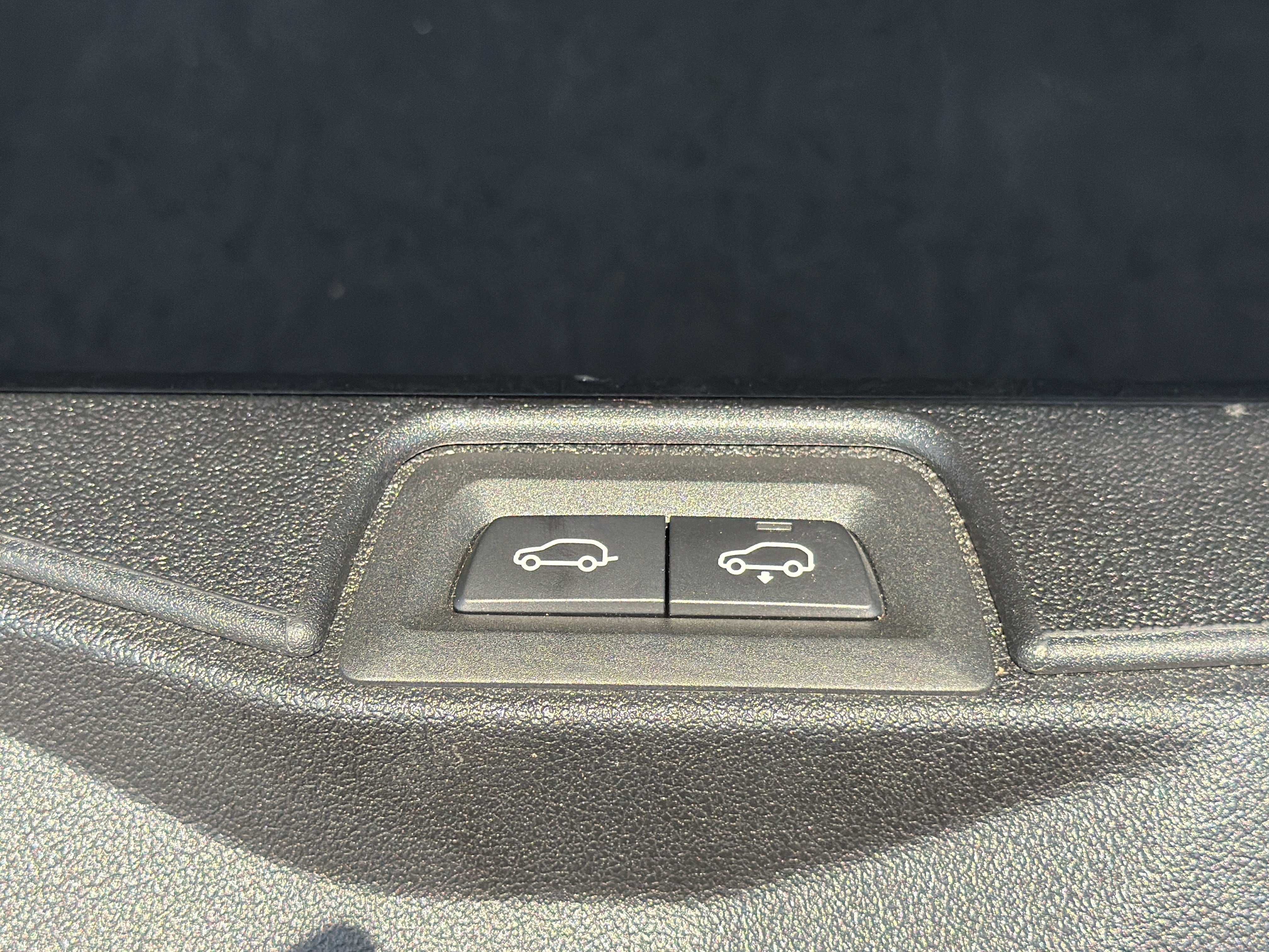 Used 2025 Black Sapphire Metallic BMW xDrive40i image 20