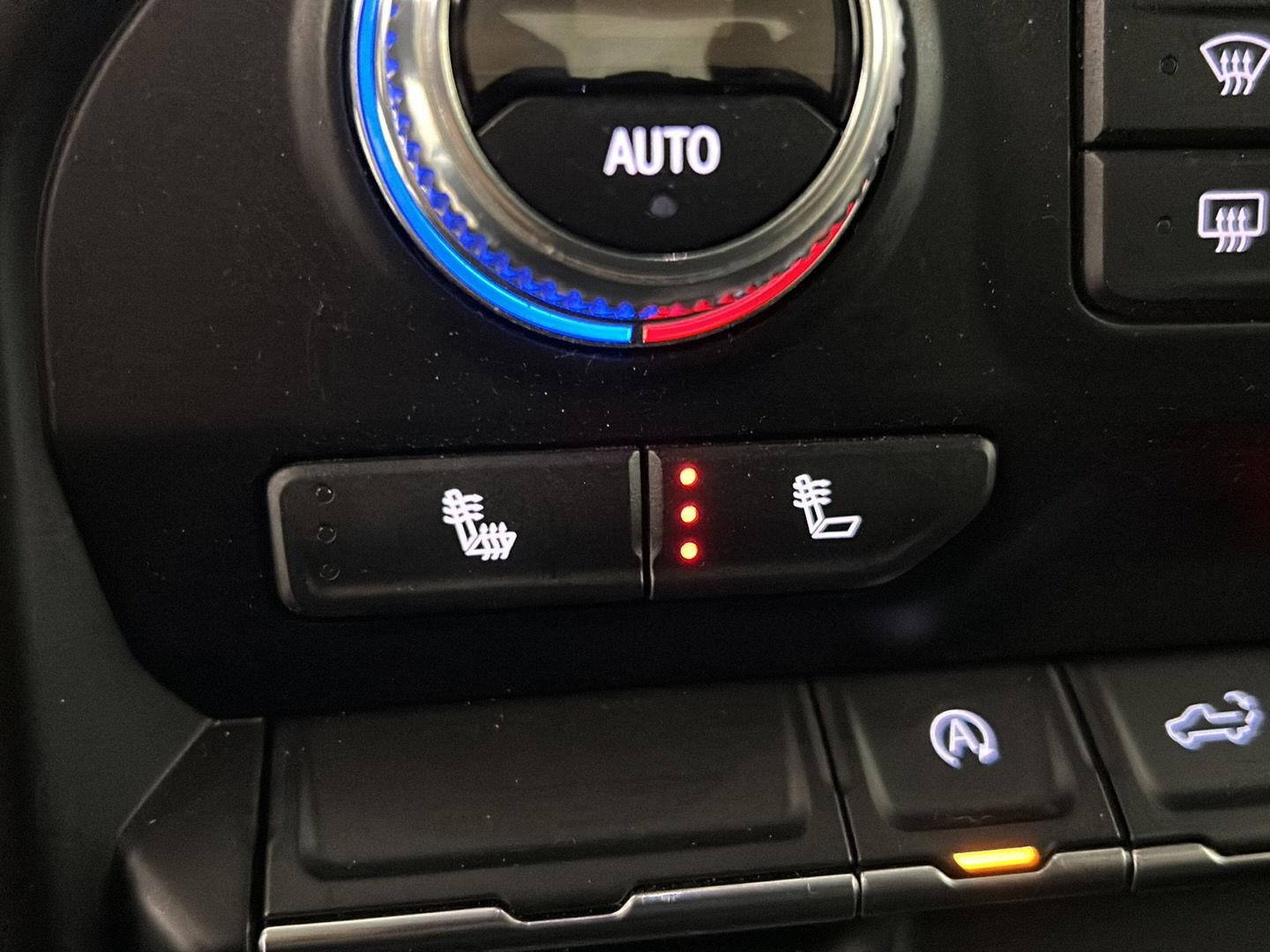 Used 2019 Dark Sky Metallic GMC SLE image 25