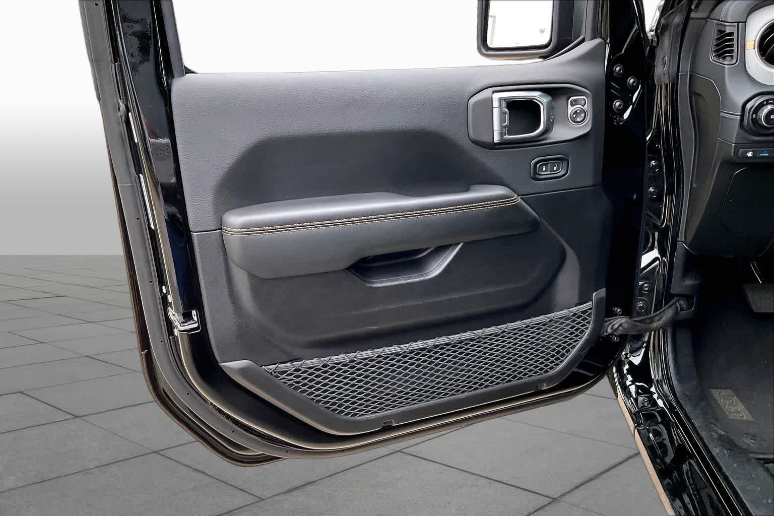 Used 2025 Black Clearcoat Jeep Sahara image 20