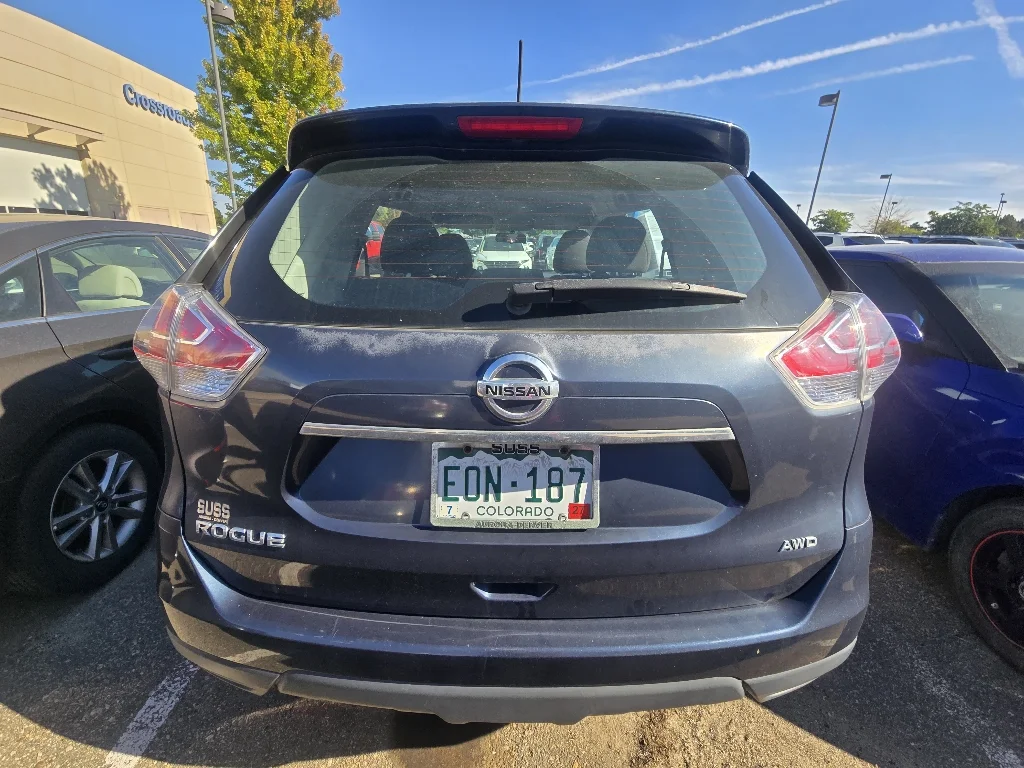 Used 2016 Arctic Blue Metallic Nissan SV image 13
