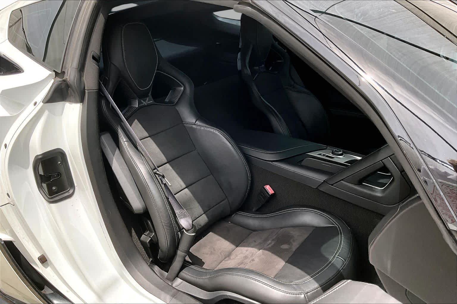 Used 2015 Arctic White Chevrolet Z06 2LZ image 9