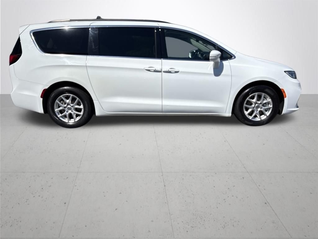 Used 2022 White Chrysler Touring L image 5