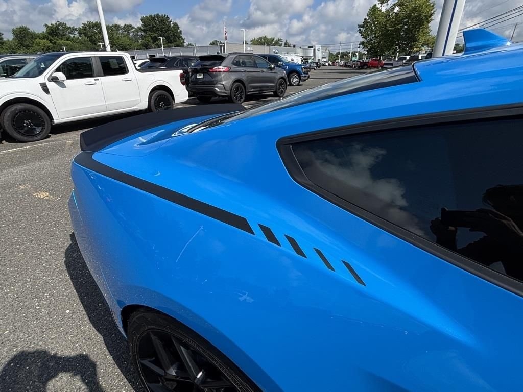 2025 Ford Mustang GT Fastback - Photo 16