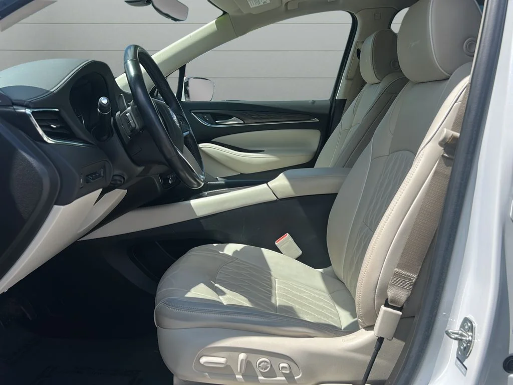 Used 2022 White Buick Avenir image 12