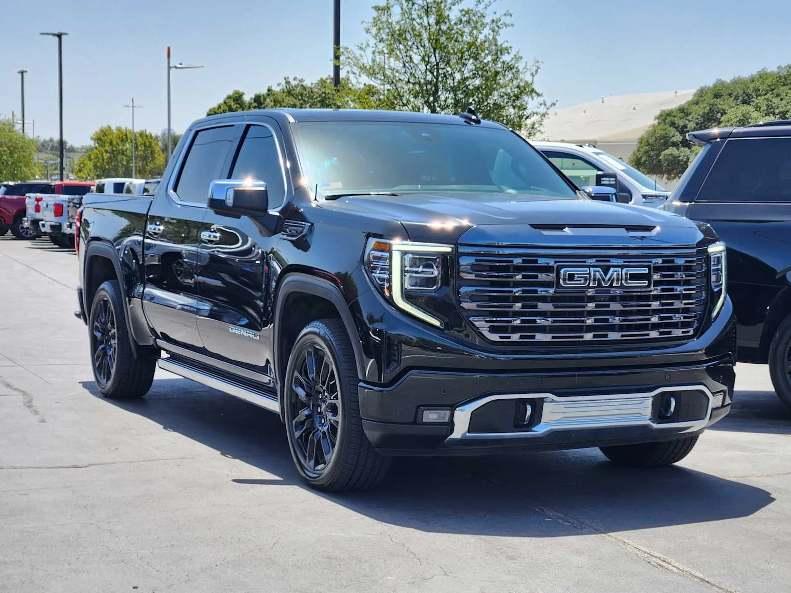 Used 2023 ONYX BLACK GMC Denali Ultimate image 3