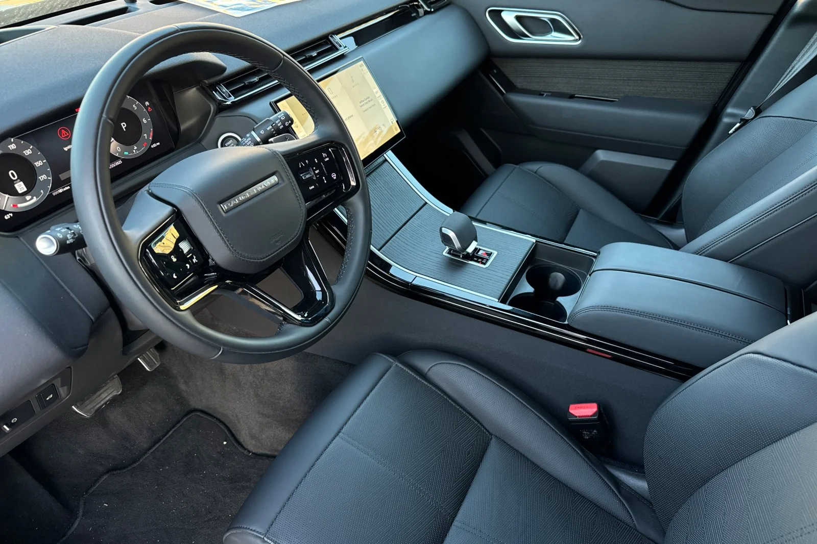 New 2024 Varesine Blue Land Rover Dynamic HSE image 10