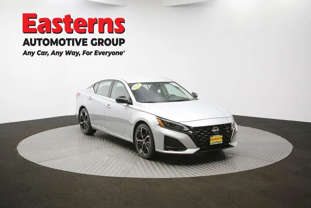 Used 2023 Silver Nissan 2.5 SR image 46