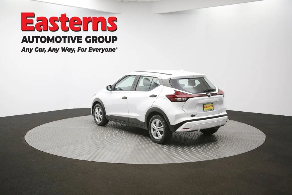 Used 2022 White Nissan S image 64