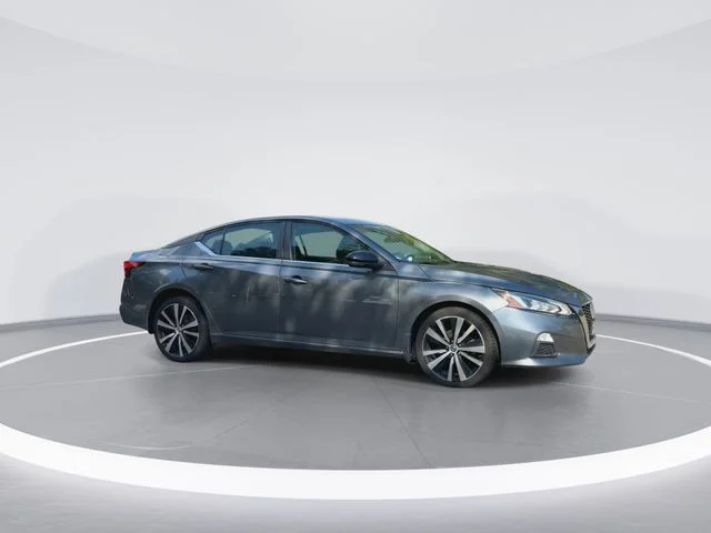 Used 2020 Gray Nissan 2.5 SR image 2