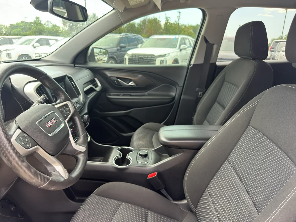 Used 2022 Summit White GMC SLE image 26