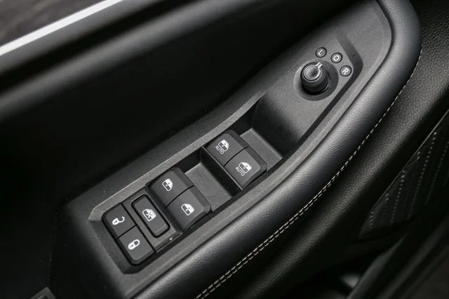 Used 2023 Orange Jeep Limited image 42
