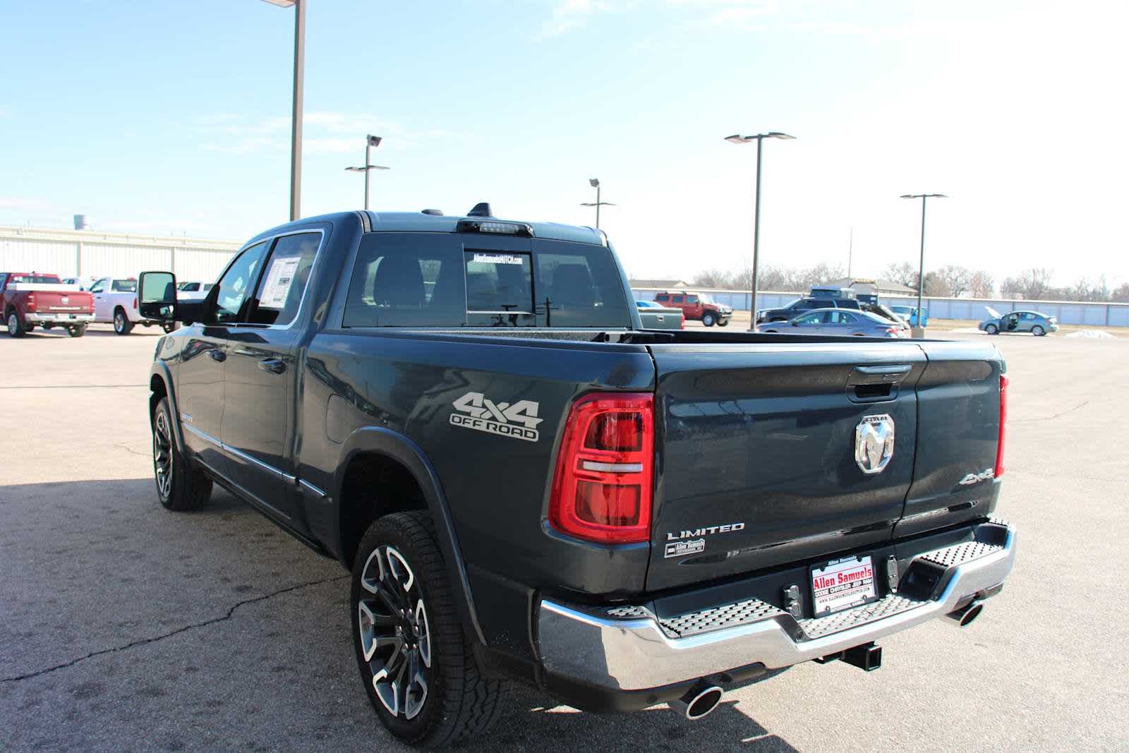 2025 RAM 1500 Limited - Photo 7