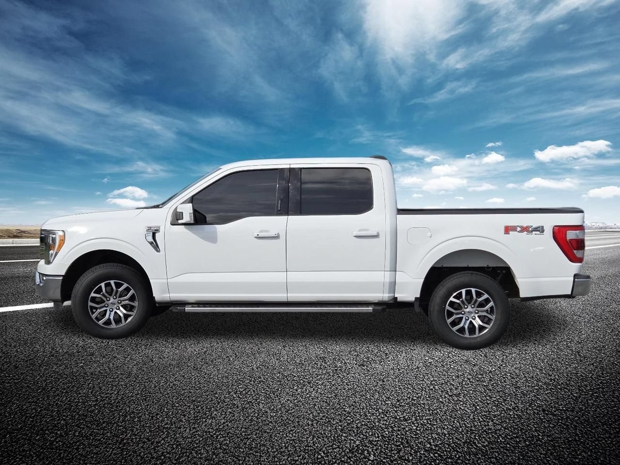 Used 2022 White Ford XL image 18