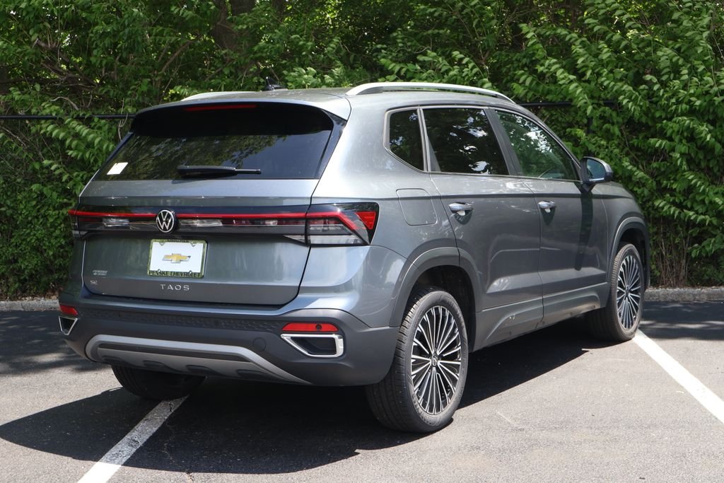 Used 2025 Gray Volkswagen 1.5T SE image 9