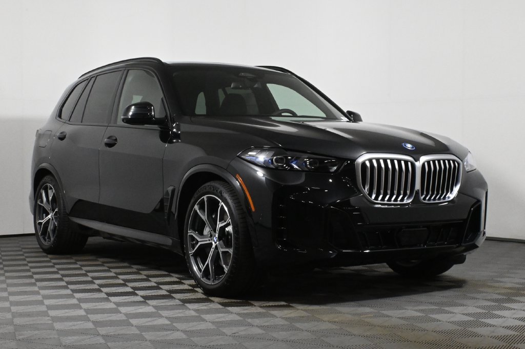 Used 2026 Black BMW xDrive50e image 9