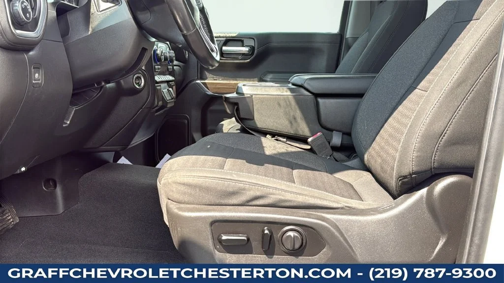 Used 2020 SUMMIT WHITE Chevrolet LT image 25