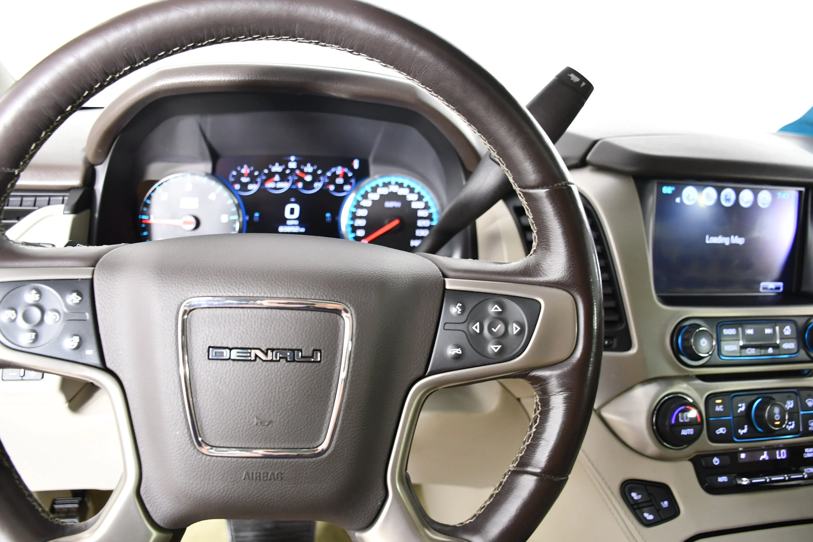 Used 2018 Onyx Black GMC Denali image 17