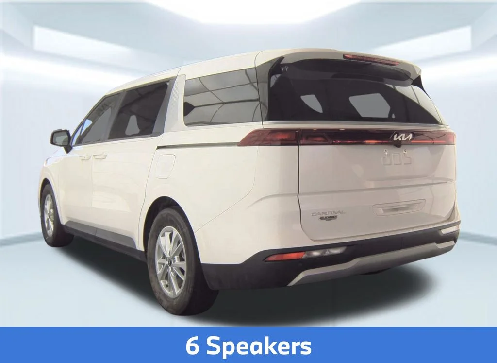 Used 2024 White Kia LX image 4