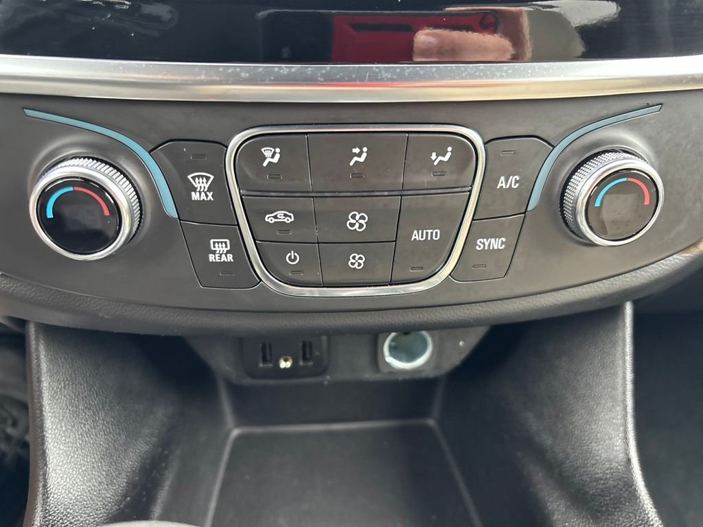 Used 2023 Black Chevrolet LS image 25