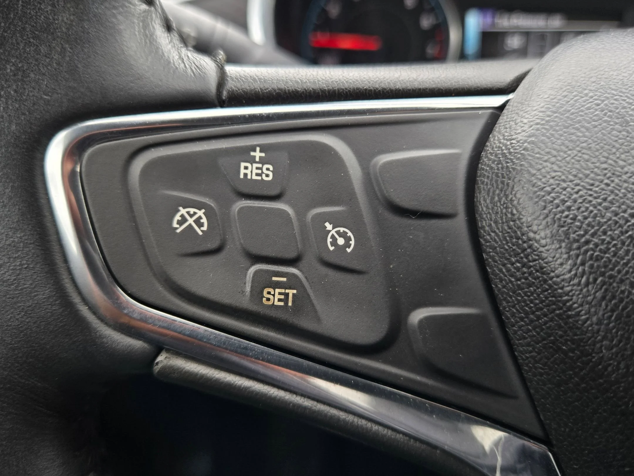 Used 2016 Silver Ice Metallic Chevrolet LT image 24
