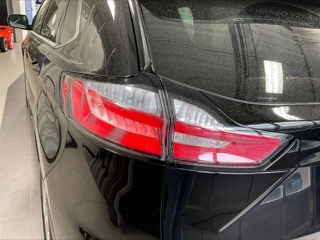 Used 2022 Black Ford SEL image 33