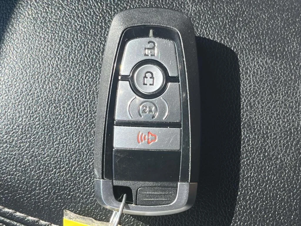 Certified Used 2022 Carbonized Gray Ford SE image 4