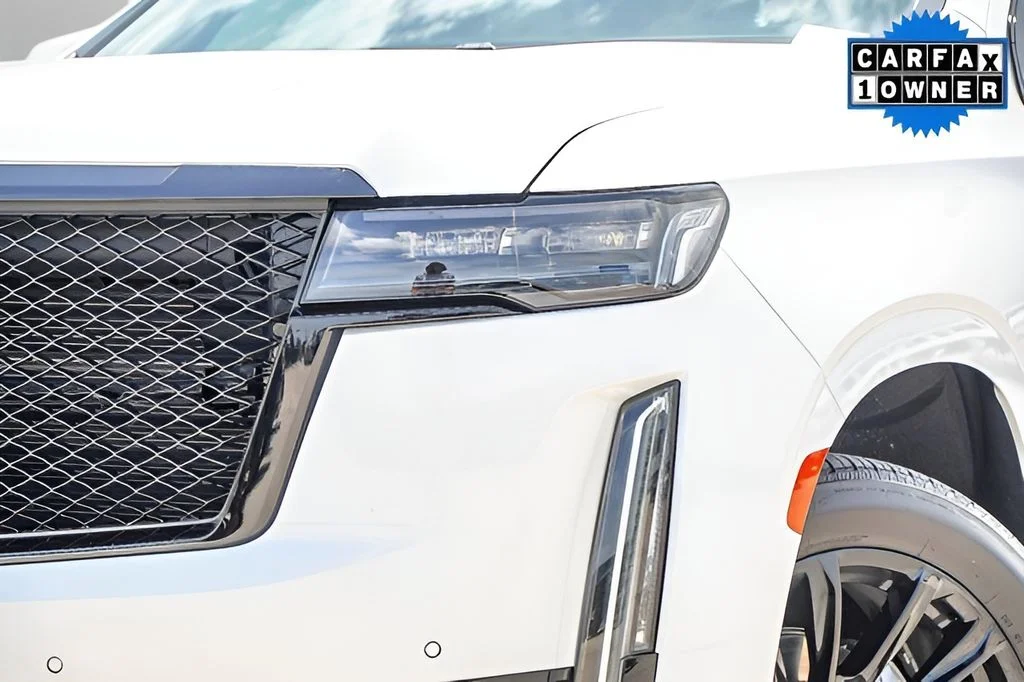 Used 2024 White Cadillac Sport Platinum image 4
