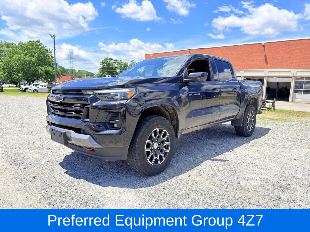 Used 2023 Black Chevrolet Z71 image 12