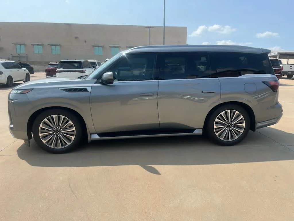 Certified Used 2026 Dynamic Metal INFINITI LUXE image 8