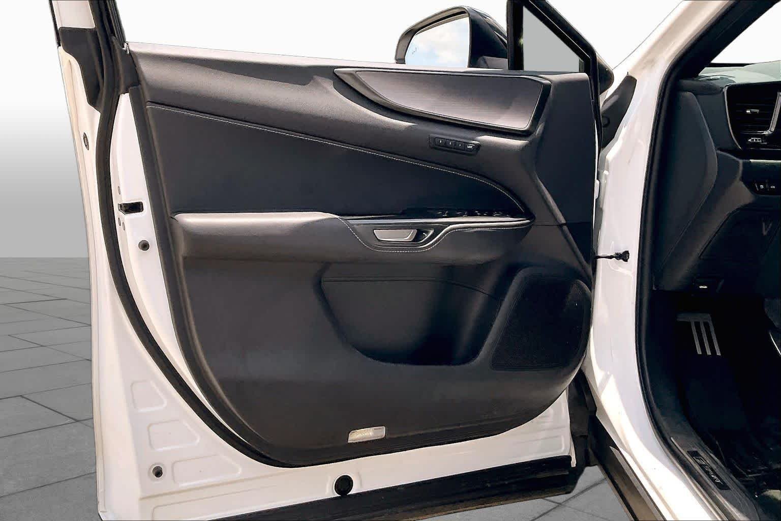 Used 2024 Ultra White Lexus F SPORT Handling image 21