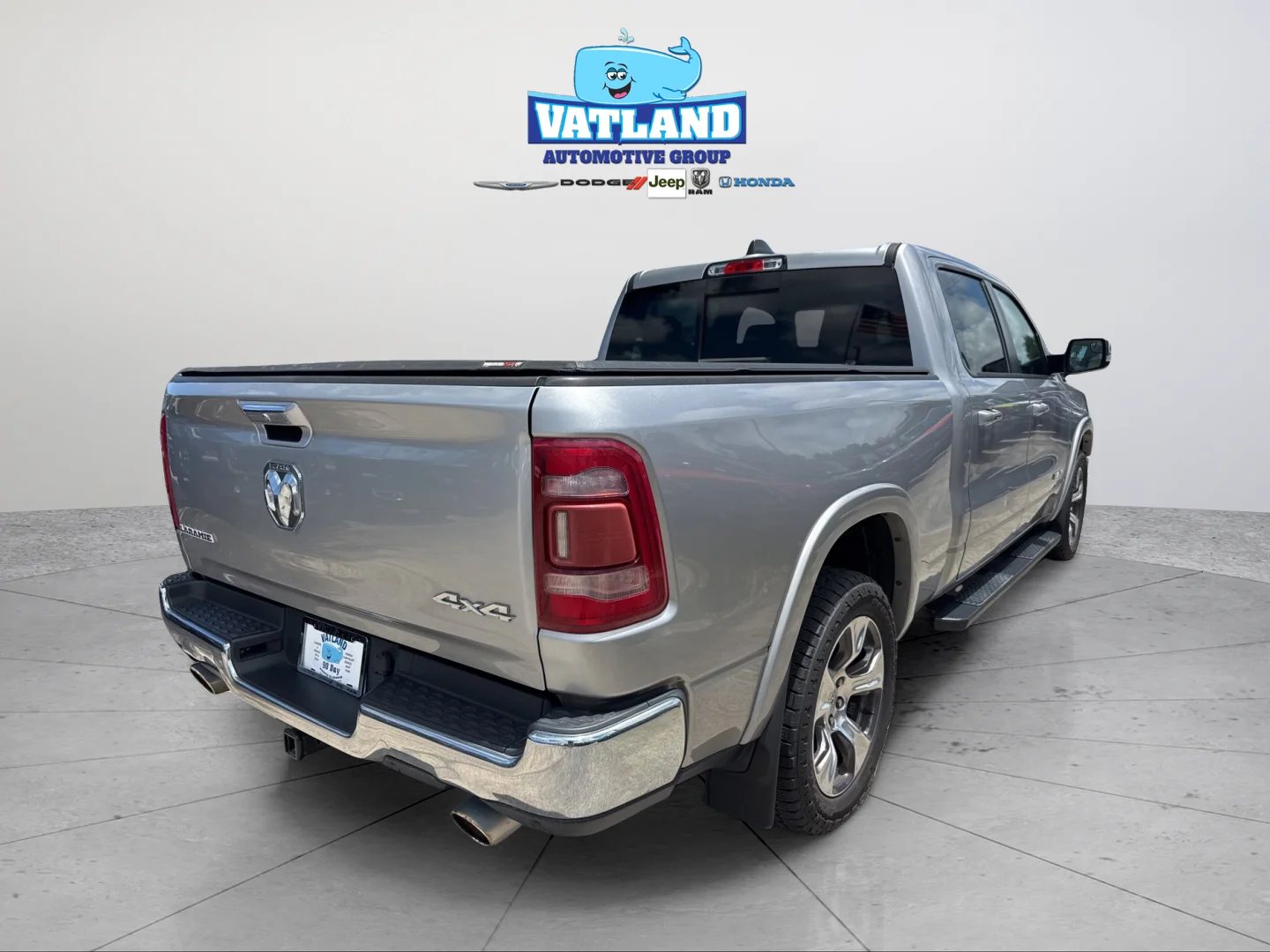 Used 2019 Billet Silver Metallic Ram Laramie image 10