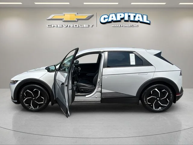 Used 2023 Gray Hyundai SEL image 13