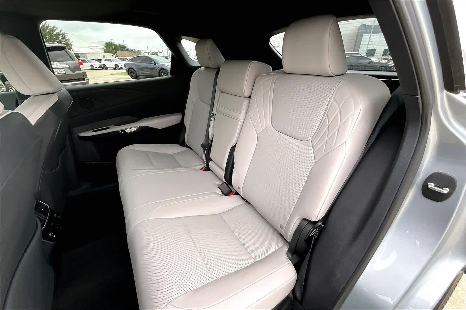 Used 2024 Iridium Lexus Premium image 21