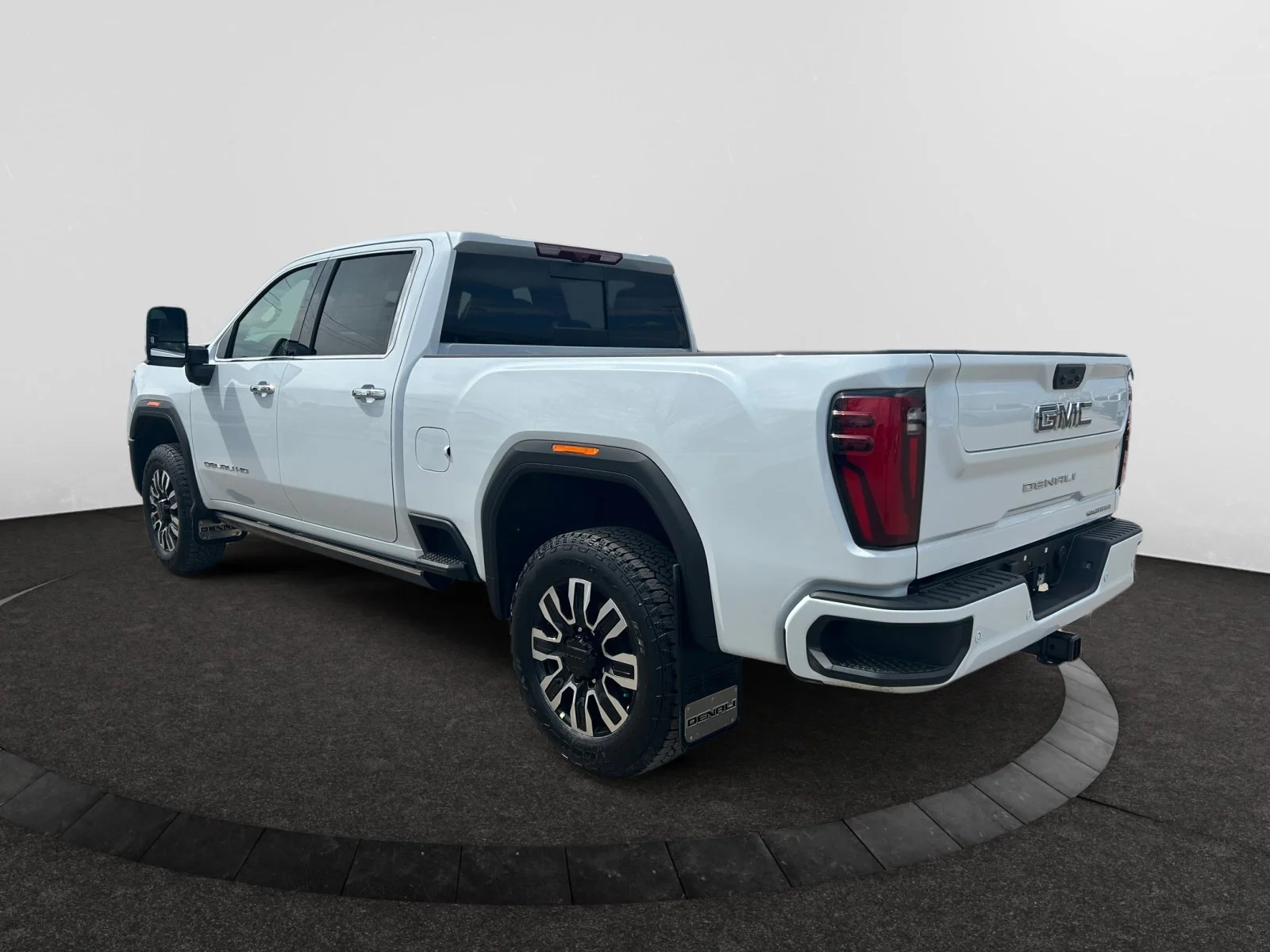 New 2026 Glacier White Tricoat GMC Denali Ultimate image 3
