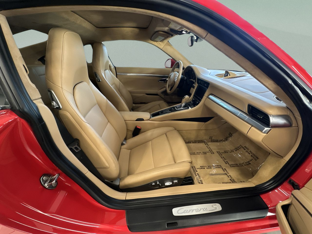 Used 2015  Porsche Carrera S image 31