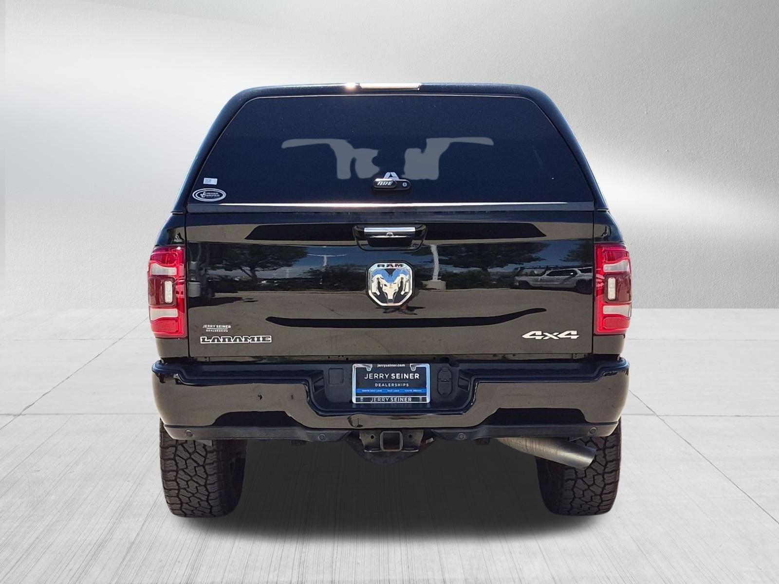 Used 2021 Diamond Black Crystal Pearlcoat Ram Laramie image 4