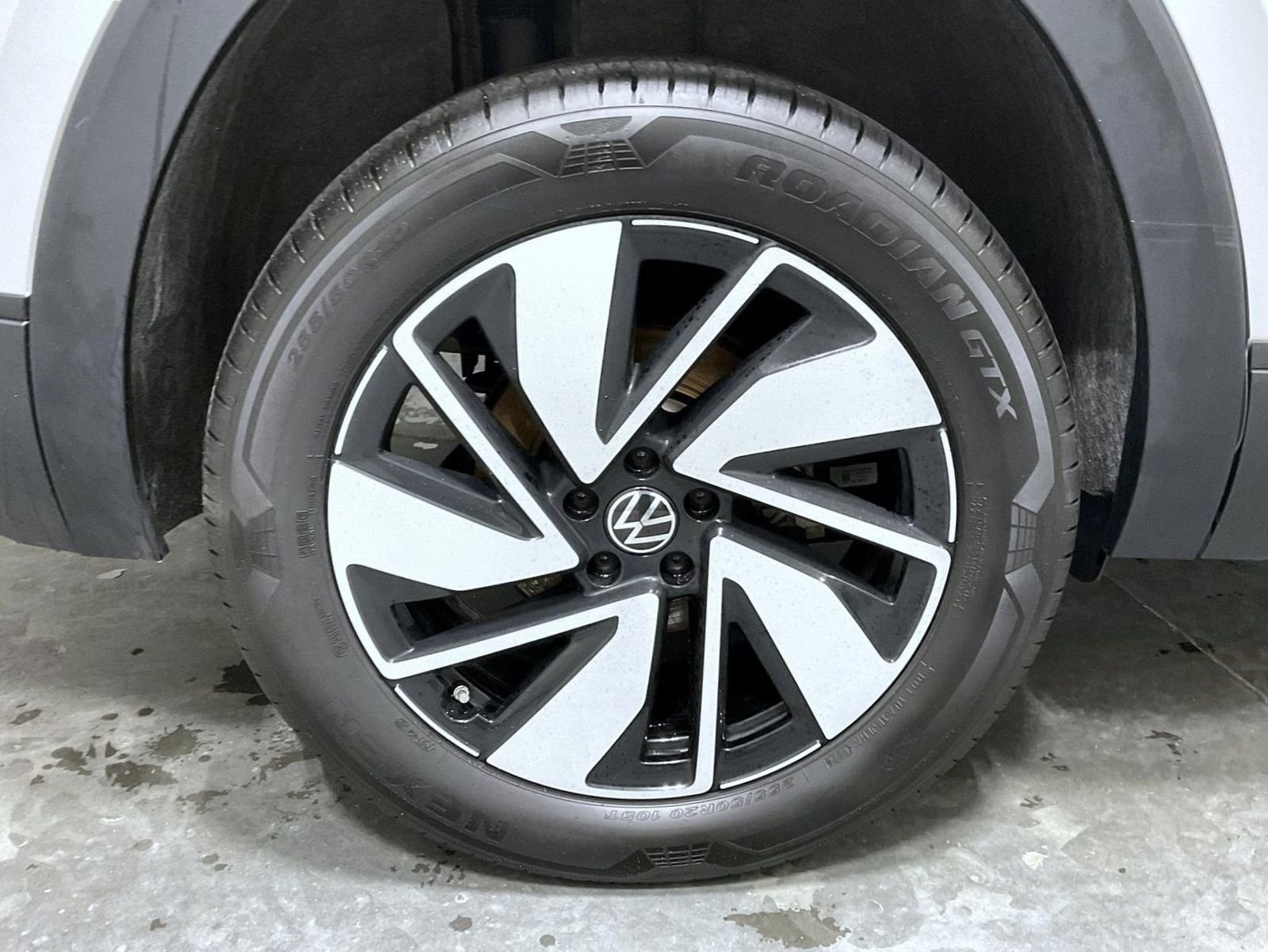 2025 Volkswagen Atlas SE w/Tech - Photo 24