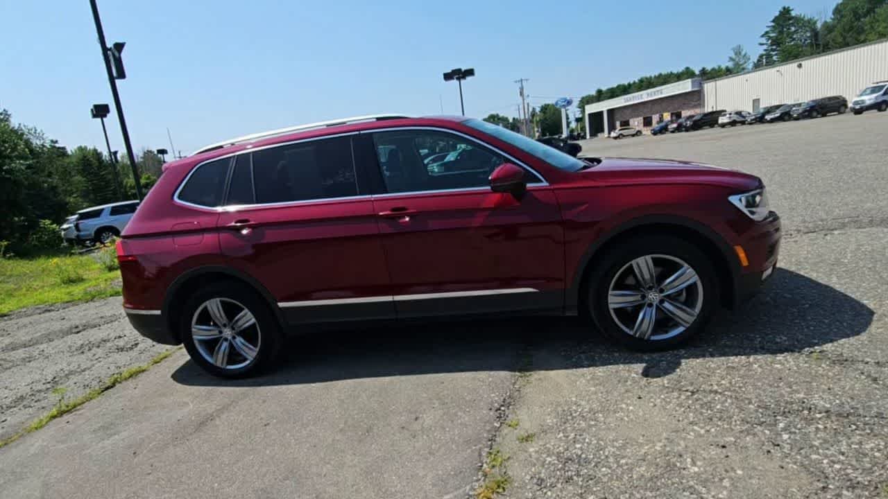Used 2021 Red Volkswagen SEL image 9