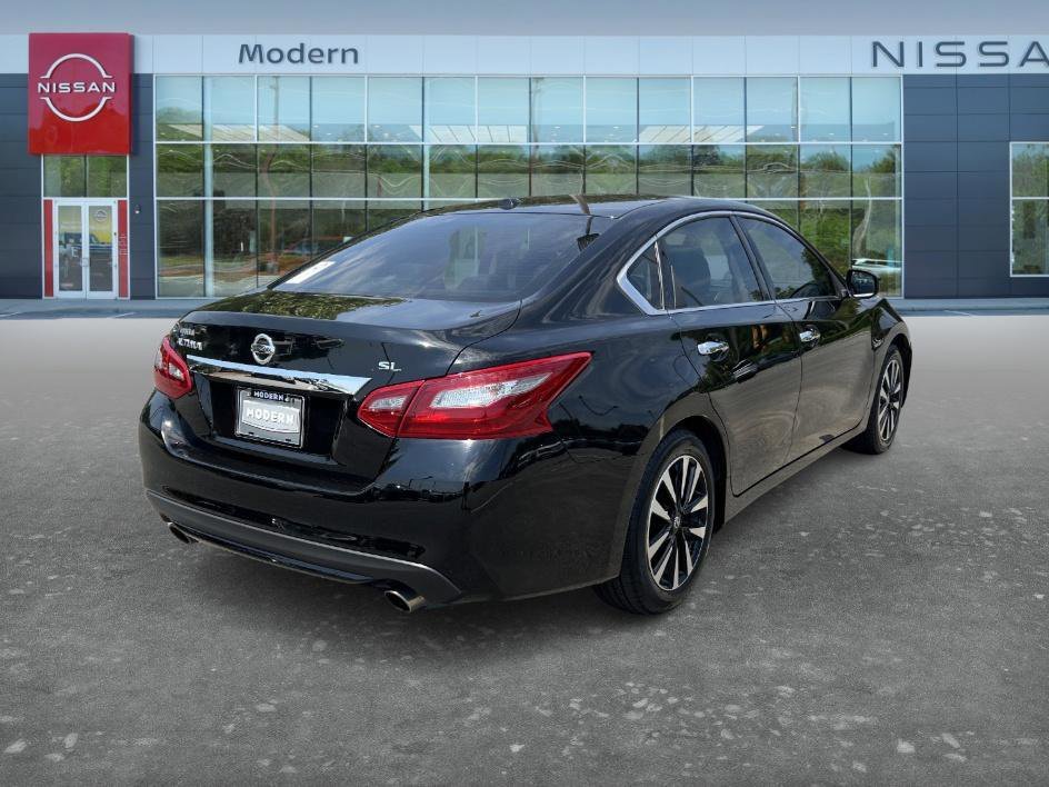 Used 2018 Super Black Nissan 2.5 SL image 5