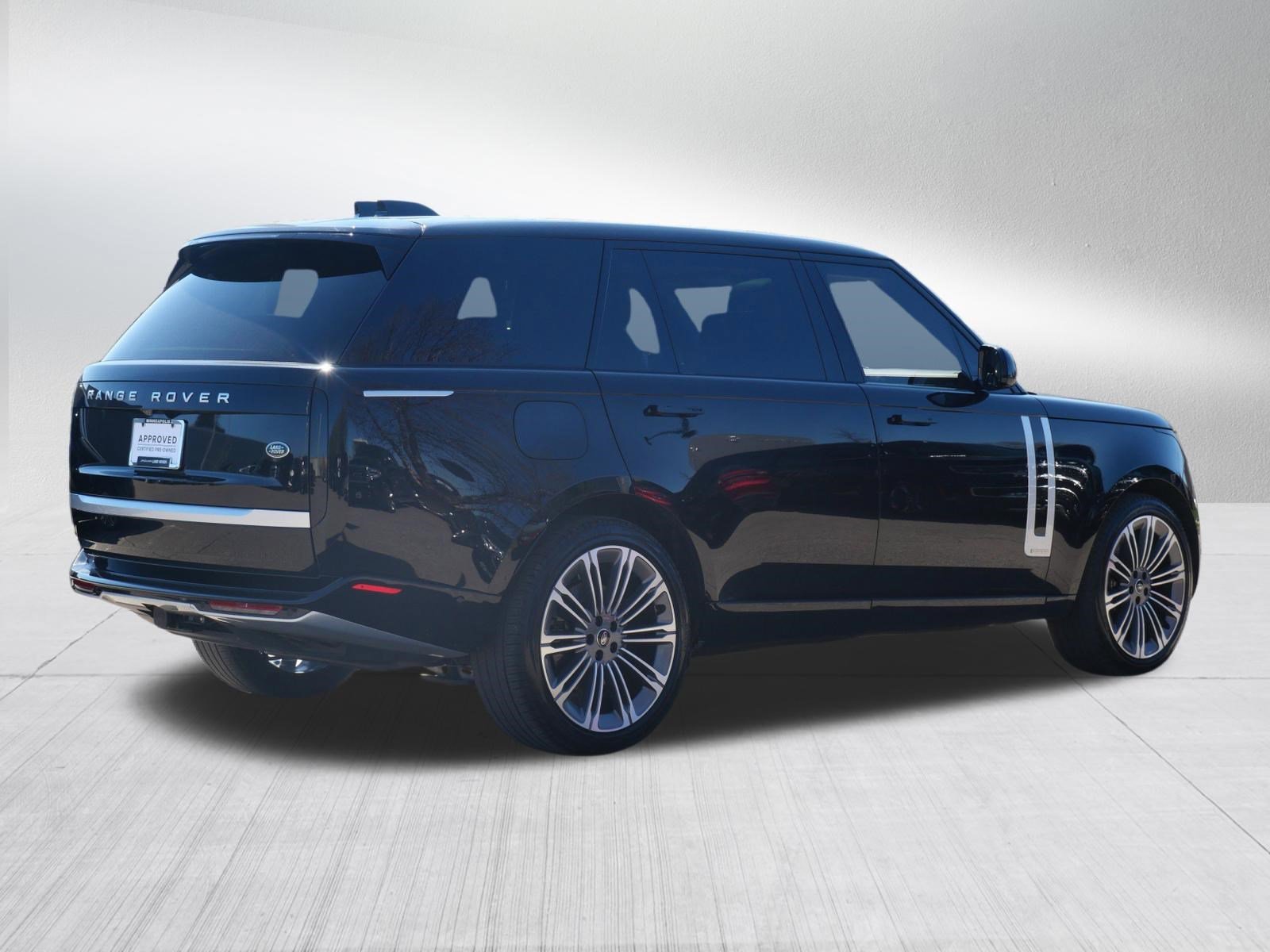 Used 2023 Black Land Rover Autobiography image 5