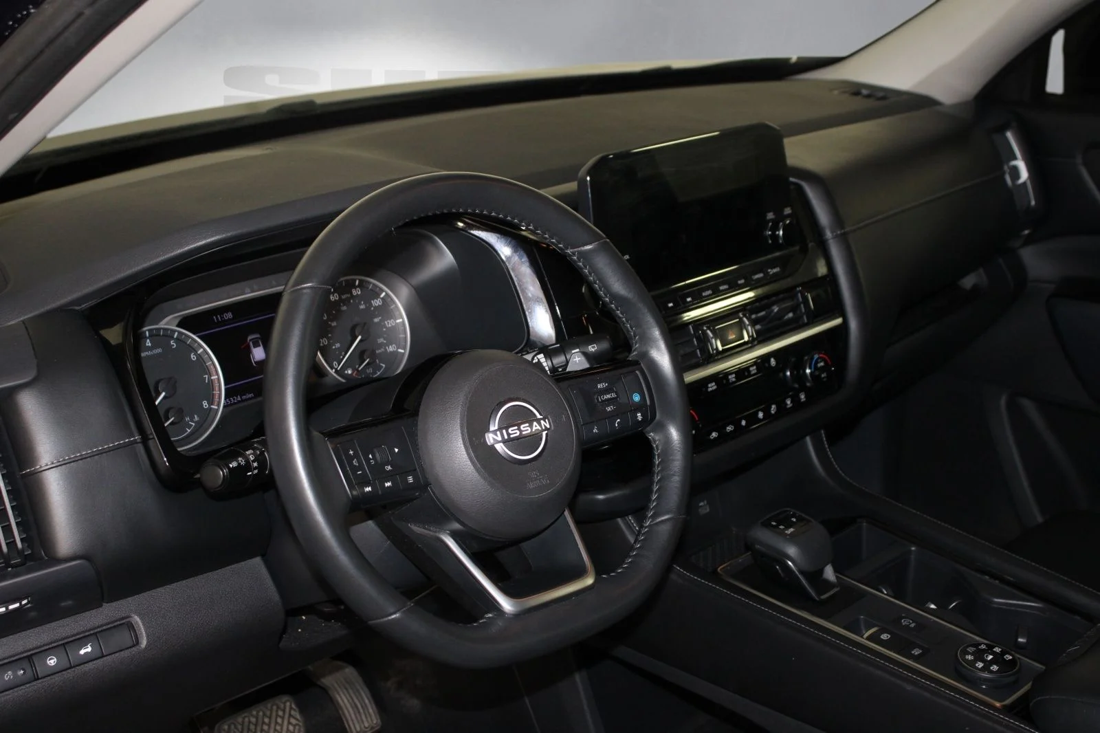 Used 2022 Blue Nissan SL image 8