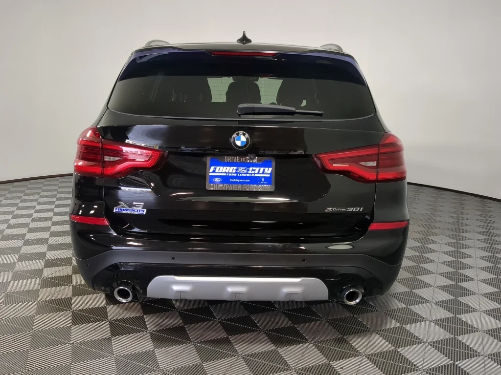 Used 2020 Black BMW xDrive30i image 7