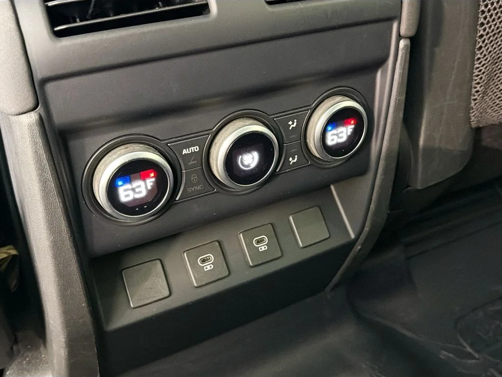 Used 2023 Black Land Rover X-Dynamic SE image 27