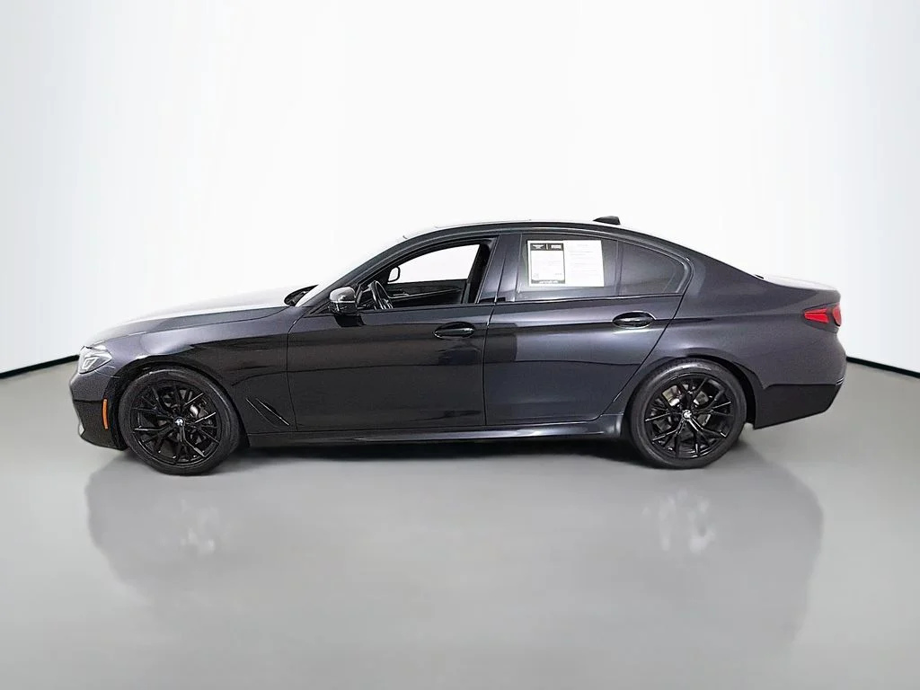 Used 2022 Black Sapphire Metallic BMW 530i xDrive image 4