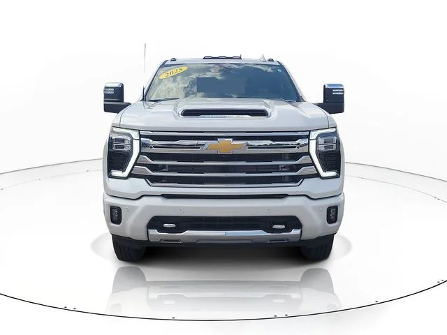 Used 2025 Beige Chevrolet High Country image 2