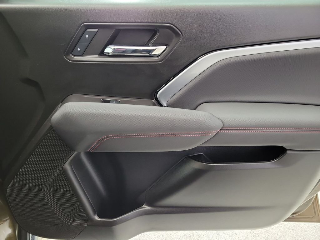 Used 2024 Brown Chevrolet Z71 image 20