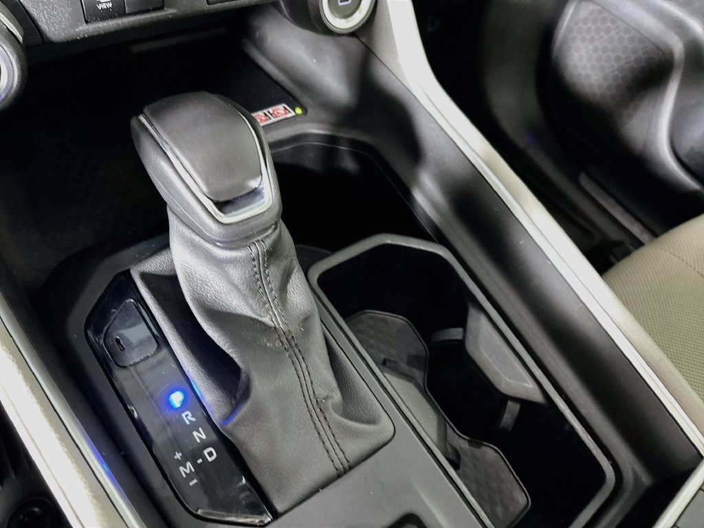 Used 2024 White Toyota Platinum image 17