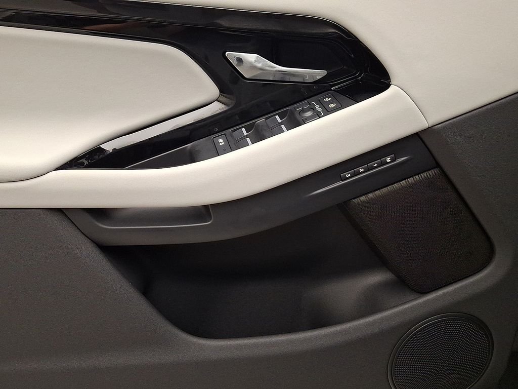 New 2026 Tribeca Blue Metallic Land Rover S image 9