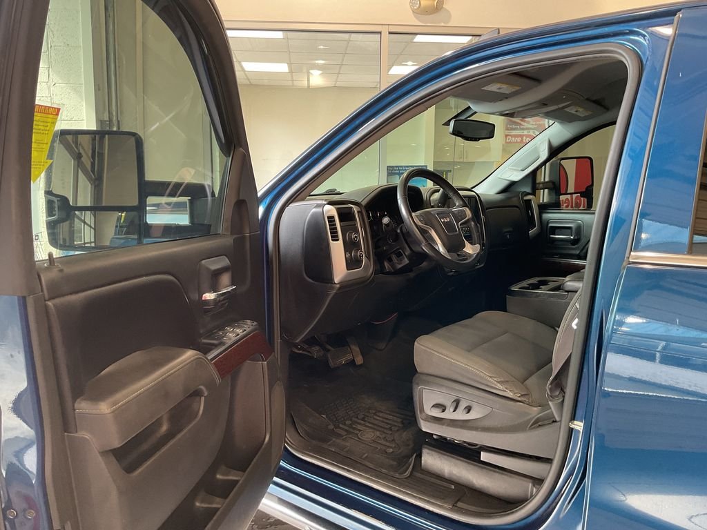 Used 2017 Blue GMC SLE image 12