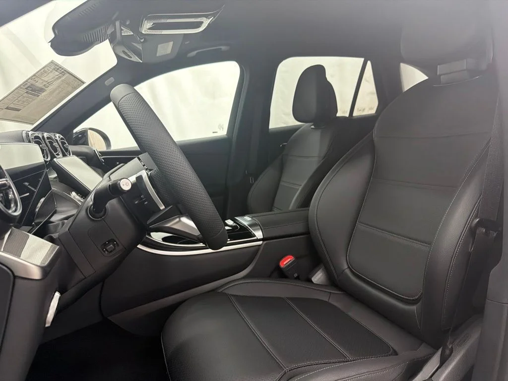 New 2027 Black Mercedes-Benz GLC 300 image 14